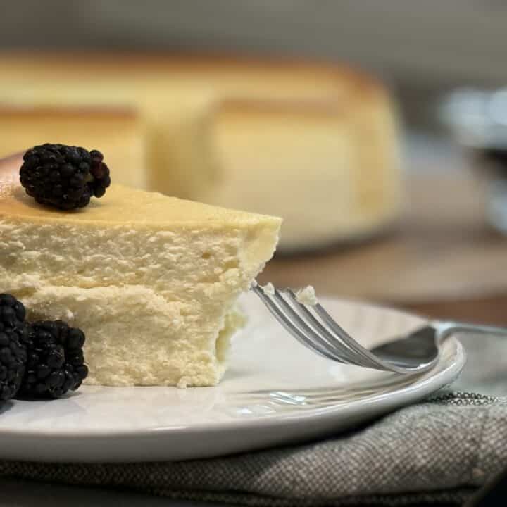 crustless gluten-free cheesecake slice