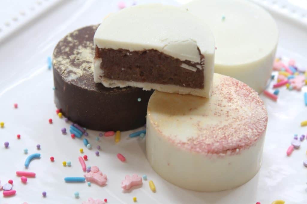 red velvet cake pop pucks