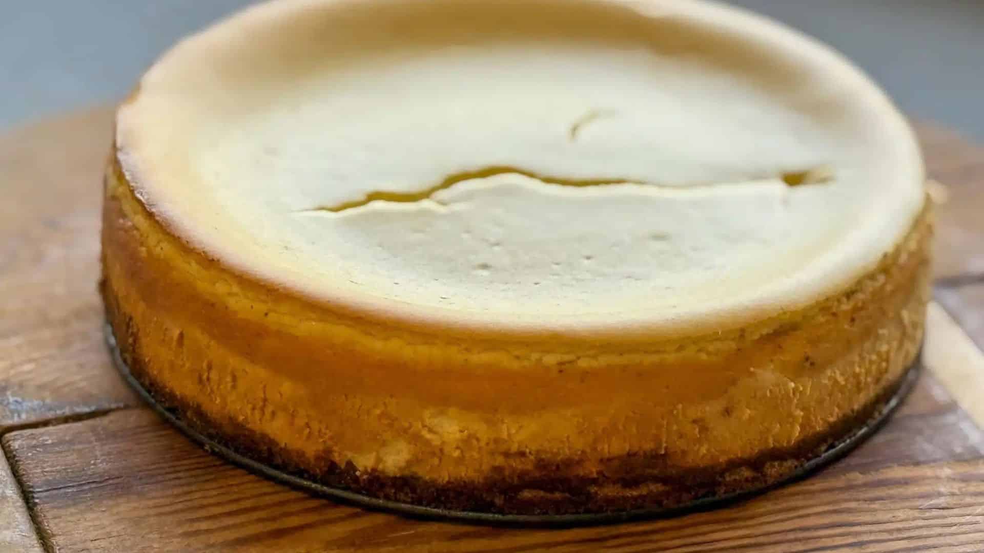 Vanilla Biscoff Cheesecake with Biscoff Cookie Crust