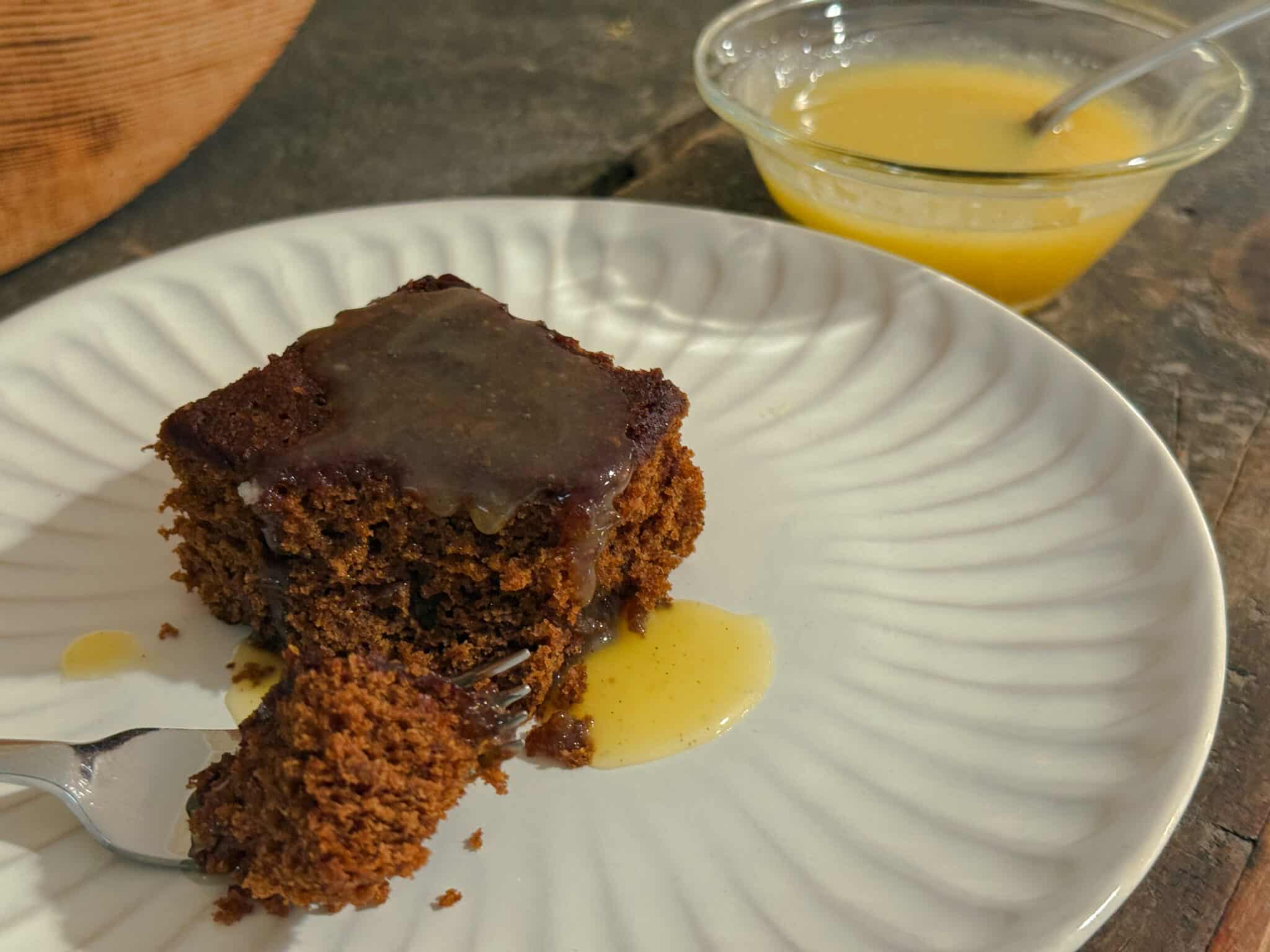 Gingerbread Cake Recipe with Vanilla Cream Sauce